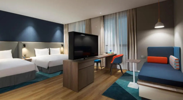 Семейный номер Standard Holiday Inn Express Shanghai Kangqiao by IHG