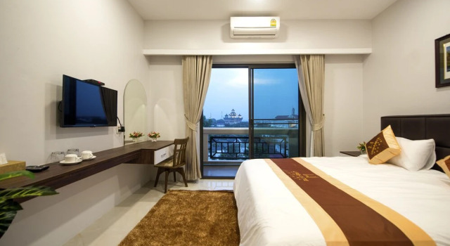 Номер Deluxe с балконом Urbanite Hotel