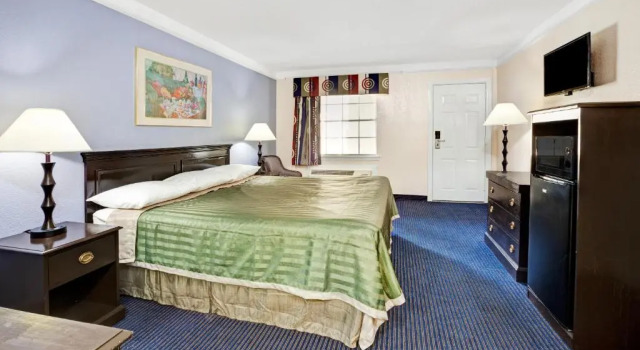 Номер Travelodge by Wyndham North Richland Hills/Dallas/Ft Worth