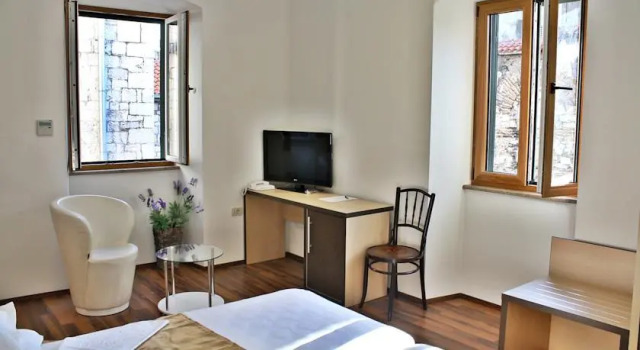 Luxury Rooms Keko, Prenota Affittacamere Splitska 