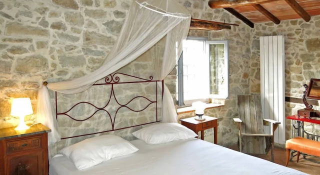 Stone house with exclusive garden and pool and private parking, Réserver Maison de vacances Bagni di Lucca 