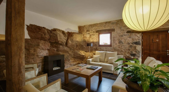 Posada La Almazuela, Book Hotel Montenegro de Cameros Soria