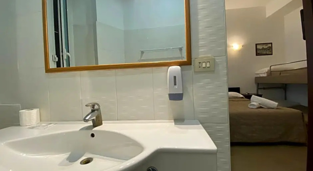 September Suite Rome, Забронировать Отель Рим Лацио, рядом с Вокзал Термини