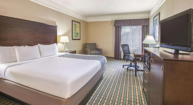 Двухместный номер Standard La Quinta Inn & Suites by Wyndham Bay City
