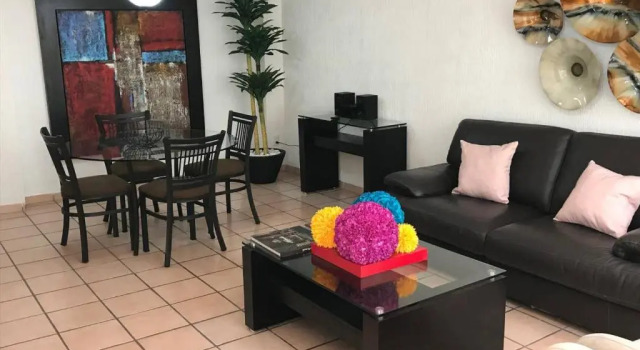 Espaciosa Suite Zona Centro Col El Prado S7, Prenota Hotel Casa Blanca La Corregidora 