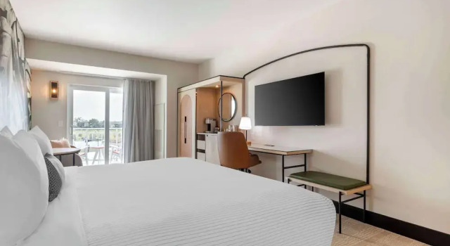 Двухместный номер Standard с балконом Cambria Hotel Rehoboth Beach