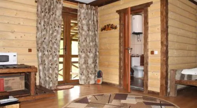 Sadyba Gutsulska Pisnya Lodge, Prenota Hotel Hotel a Ivano-Frankovsk con parcheggio, Parcheggio