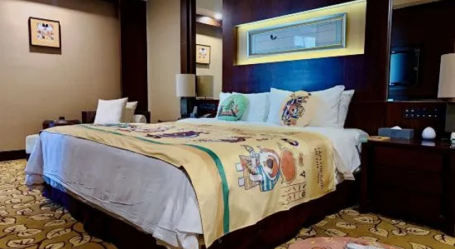 Семейный люкс с балконом и с видом на сад Gold Time Hotel
