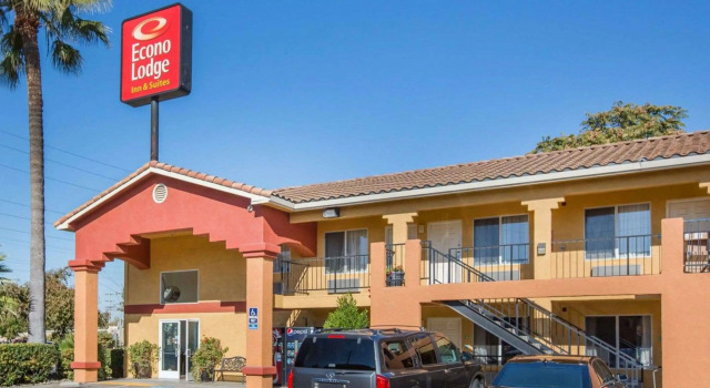 Econo Lodge Inn & Suites Lodi - Wine Country Area