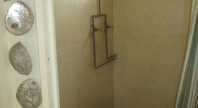 Кровать в общем номере Цокольный этаж At Rosies KiteHouse Backpacker-Hostel-direct bookings only