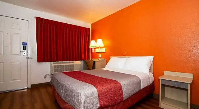 Номер Standard Motel 6-Palm Springs, CA - East - Palm Canyon