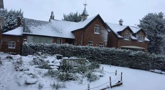 Коттедж Woodleighton Cottages
