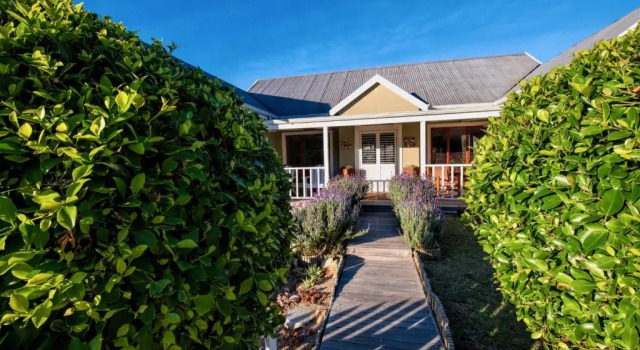 Hubert's Haus, Reservar Hotel Knysna Western Cape