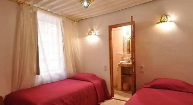 Standardowy dwuosobowy pokój i balkonem Riad Tayba
