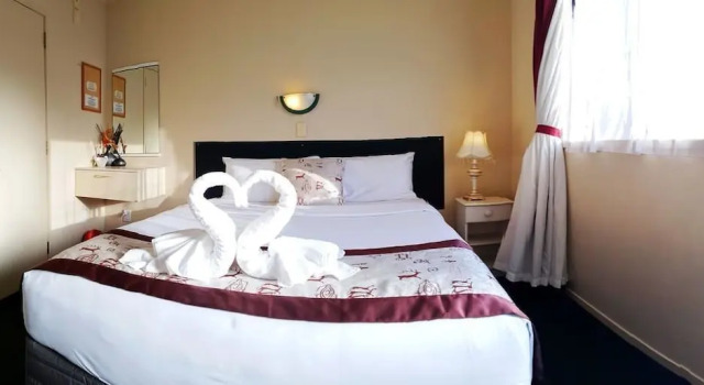 Люкс Deluxe с 2 комнатами Aurora City Suites Motel