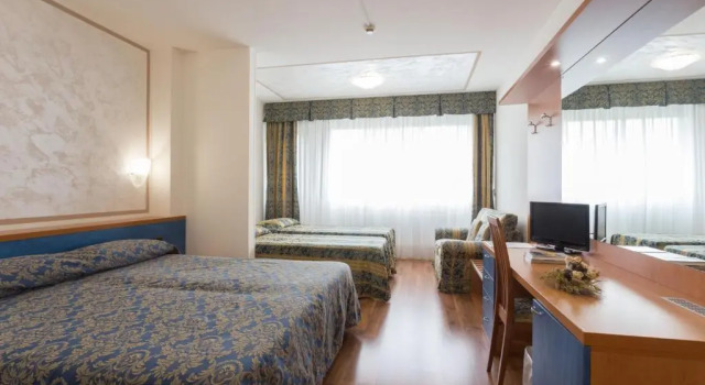 Четырёхместный номер Standard Hotel Airmotel