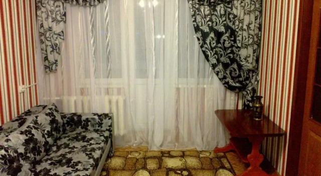 Apartment on Robitnycha, Book Lejlighed Hoteller i Sumy med parkering, Parkering