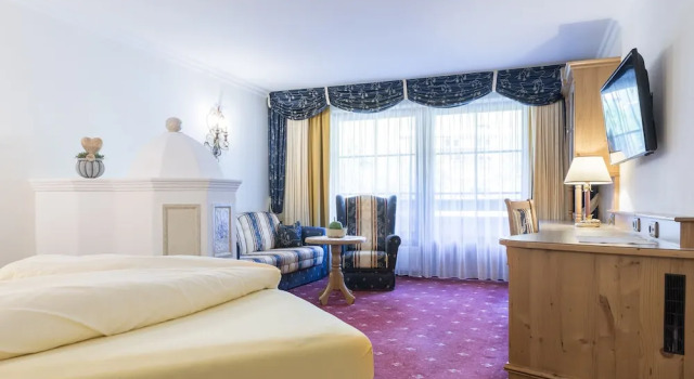 Полулюкс с балконом и с видом на горы Hotel Alte Post