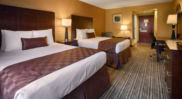 Четырёхместный номер Standard Wingate by Wyndham Harrisburg Near Hershey