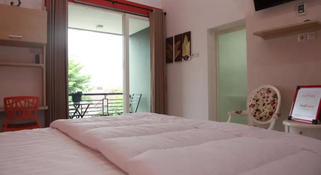 RedDoorz near Plaza Marina 2
