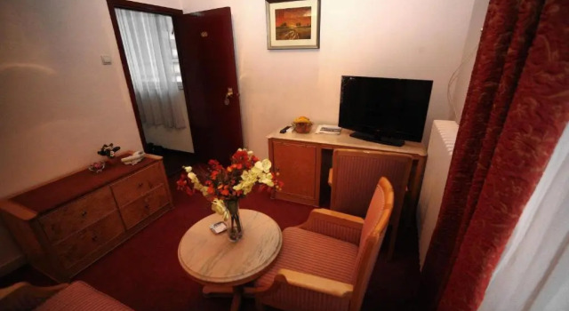 Семейный люкс Golden Inn Hotel