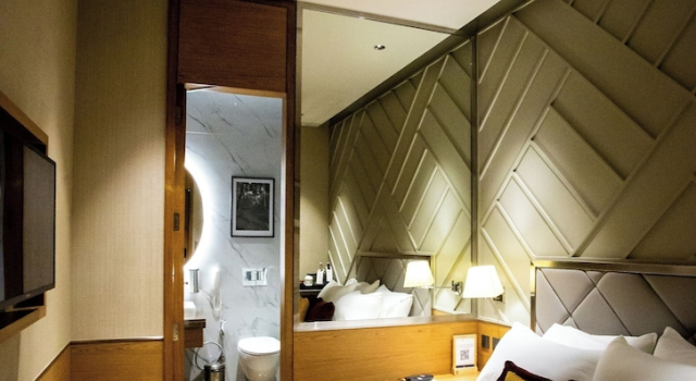 080 Transit Hotel T-1
