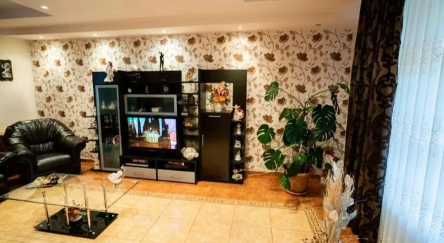 Casa Mona, Varaa Hotelli Oradea 