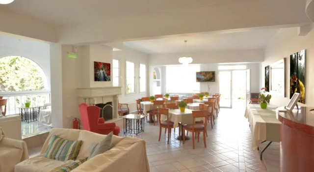 Трёхместный номер Standard с балконом Olympus Hotel Villa Drosos