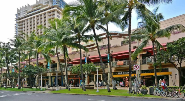 Fairway Villa #1410, Забронировать Вилла Коттеджи Гонолулу, рядом с Royal Hawaiian Theater Legends in Concert Waikiki, Коттедж