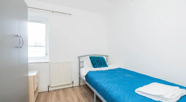 4 Bedrooms Self Catering Dagenham House, Free Wifi & Netfix, Забронировать Отель Отели Большого Лондона с парковкой, Парковка
