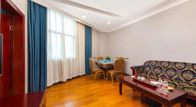 Люкс Standard Jiahua Business Hotel