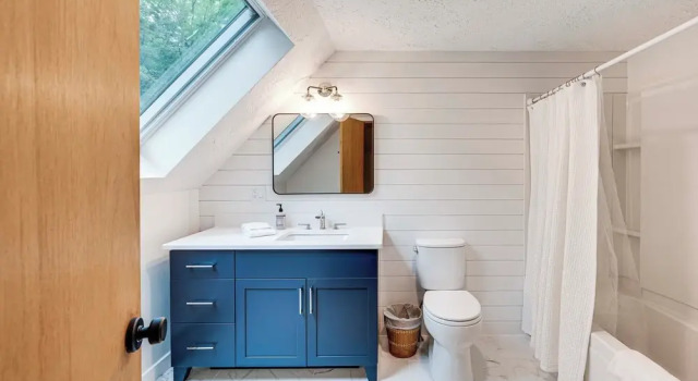 Апартаменты Bartlett Vacation Rental w/ Wraparound Deck