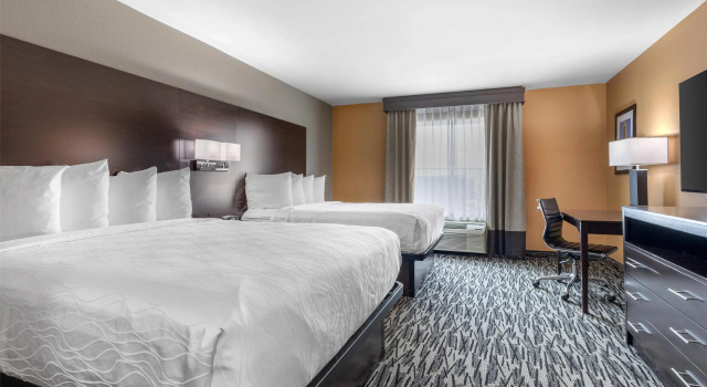 Четырёхместный номер Standard Best Western Plus Denton Inn & Suites