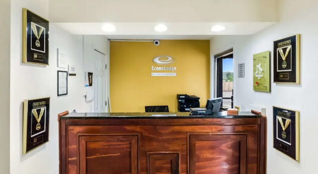 Econo Lodge Glade Spring, Rezervați Hotel Glade Spring Statele Unite ale Americii