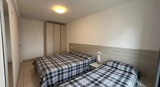 Flat With Balcony Only 50mt From the Beach, Book Lejlighed Hoteller i Friuli Venezia Giulia med parkering, Parkering