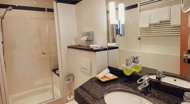 Двухместный номер Standard Hotel Am Triller - Hotel & Serviced Apartments - Pool & Relax Lounge