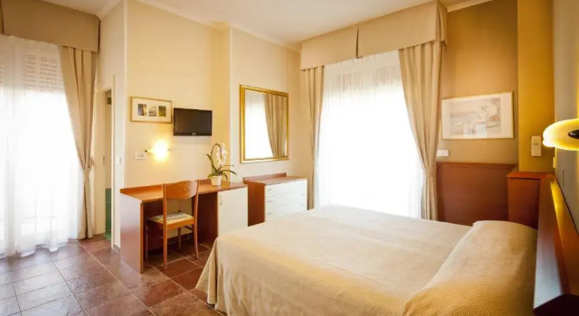 Двухместный номер Standard с балконом Hotel Beaurivage