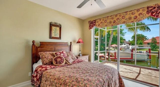 Коттедж Luxury SMARCO1255 3 Bedroom Holiday Home by Marco Naples Vacation Homes