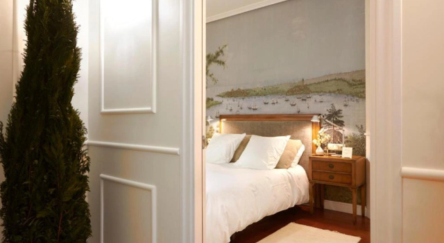 Deluxe Apt-Views to historic Maria Cristina Hotel
