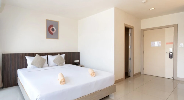 Двухместная студия с балконом Leenova Hotel