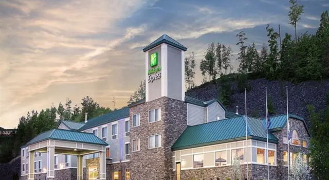 Люкс с 2 комнатами Holiday Inn Express Houghton-Keweenaw by IHG