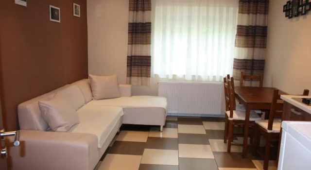 Andi Apartment