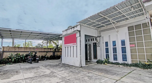 Hotel O Penginapan Puti SyariahNearBandara Sultan Syarif Kasim II, Rezerwuj Hotel Pekanbaru Sumatra