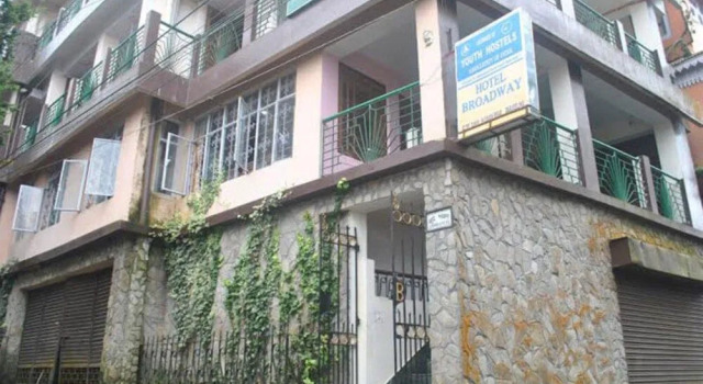 Goroomgo Broadway Mall Road Darjeeling