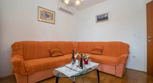 Apartment Mera, Забронировать Апартаменты/квартира Севид Trogir Riviera