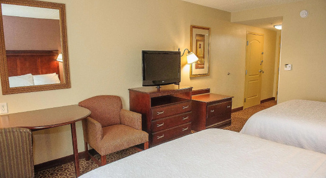 Четырёхместный номер Standard Hampton Inn & Suites Brookings