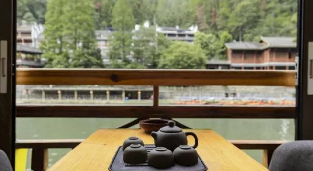 Sheyu Linjiang Homestay (Fenghuang Ancient Town Scenic Area Tuojiang)