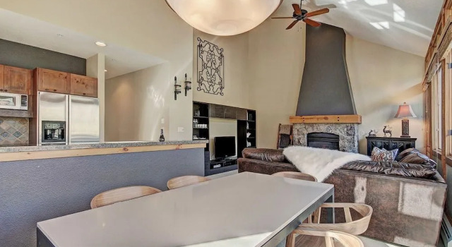6552 Settlers Creek Townhomes, Забронировать Апартаменты/квартира Отели Roosevelt National Forest с парковкой, Парковка