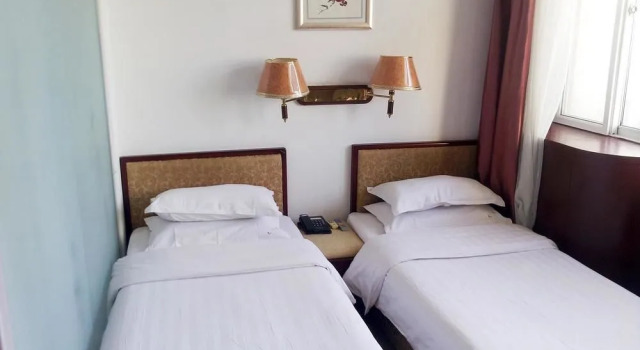 Dongfang Wenyuan Hotel, Забронировать Отель Отели Пекина с парковкой, рядом с Торговый комплекс Oriental Plaza, Парковка