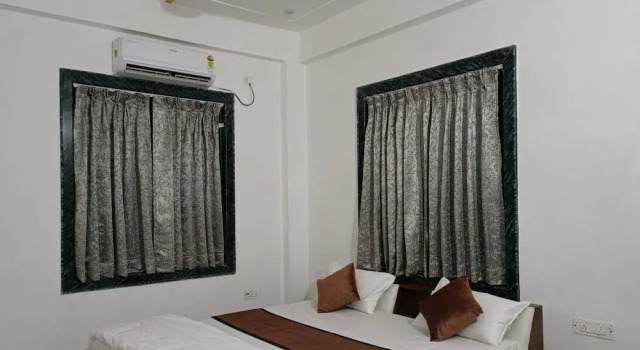 Люкс Deluxe Brajdham Hotel Barsana